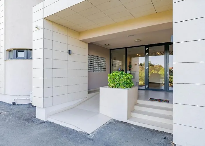 Downtown Apartment W Jacuzzi&Terrace Parkview V2 Bucureşti