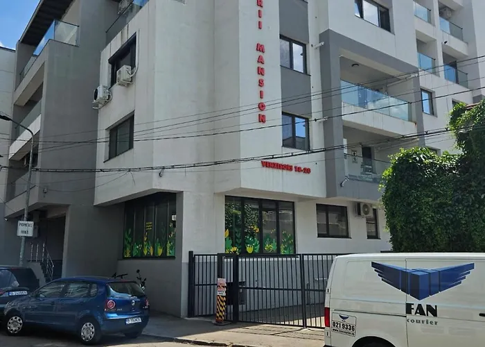 Modern 2Br Apartment, Free Parking, Near City Center & Metro Bucureşti