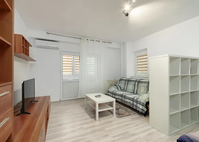 Bright Studio Close To Alba Iulia Square With Wifi Bucureşti