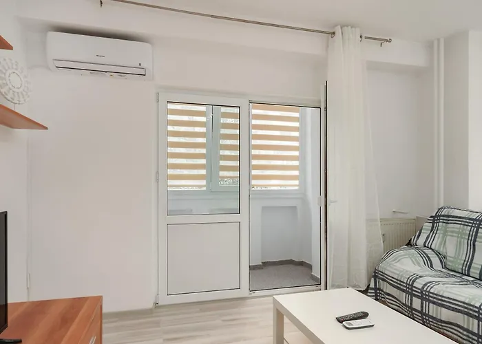 Bright Studio Close To Alba Iulia Square With Wifi Bucureşti