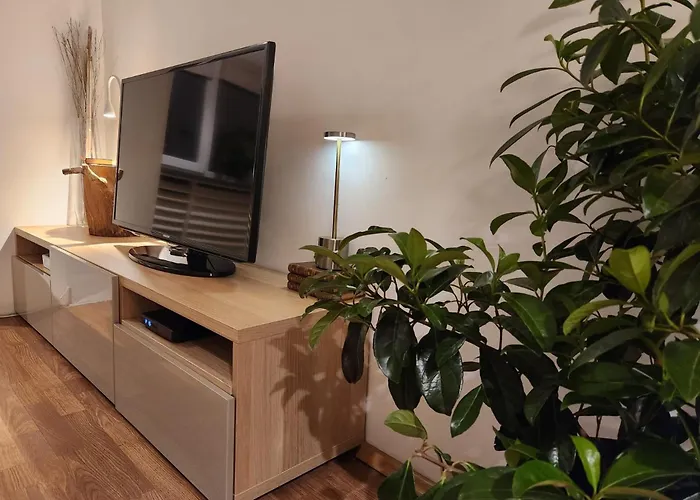 Pi 1 - Apartment In The Heart Of Bucharest, Amazing Location, Cozy, Sleeps 4