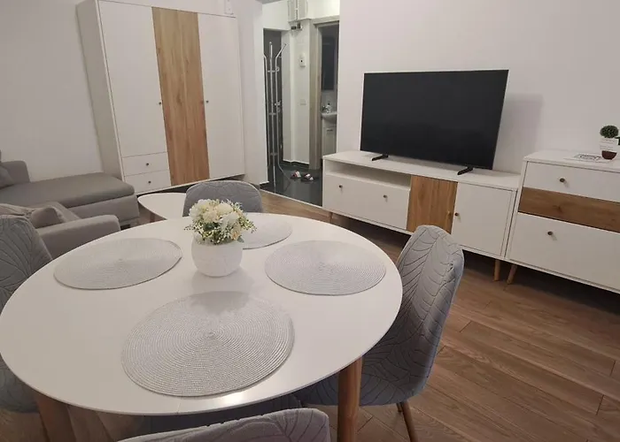 Brown Residence - Elegant Aparthotel Bucureşti