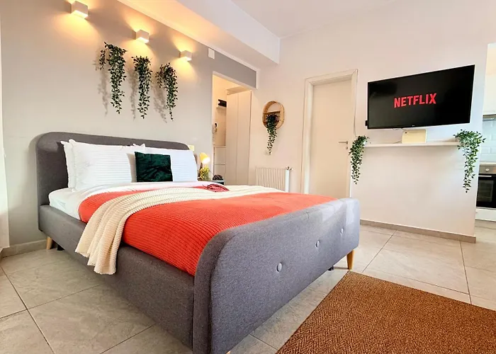 Read All About It - Stylish Central Studio Bucureşti