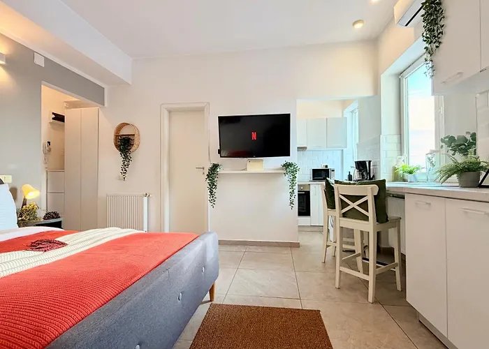 Read All About It - Stylish Central Studio Bucureşti