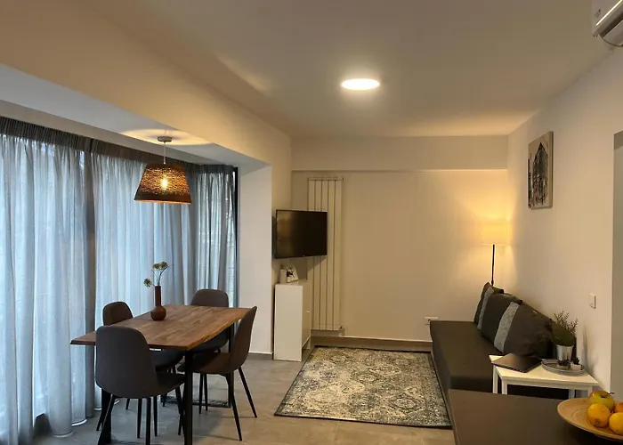 Ris studio dublu universitate, centrul vechi Bucureşti