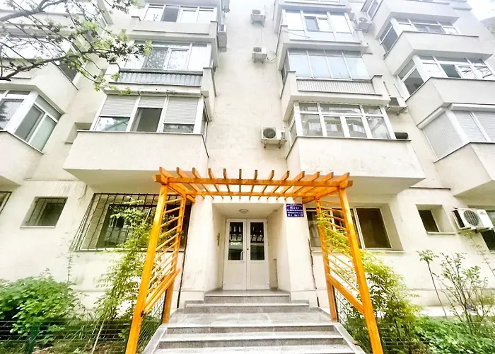 Victoriei Studio - Parc Kiseleff Bucureşti