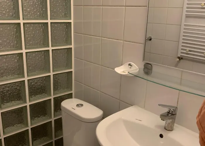 Quiet Garden Ground Floor Apartment Bucureşti