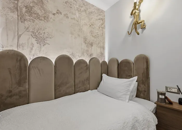 Poem Apartment Bucureşti