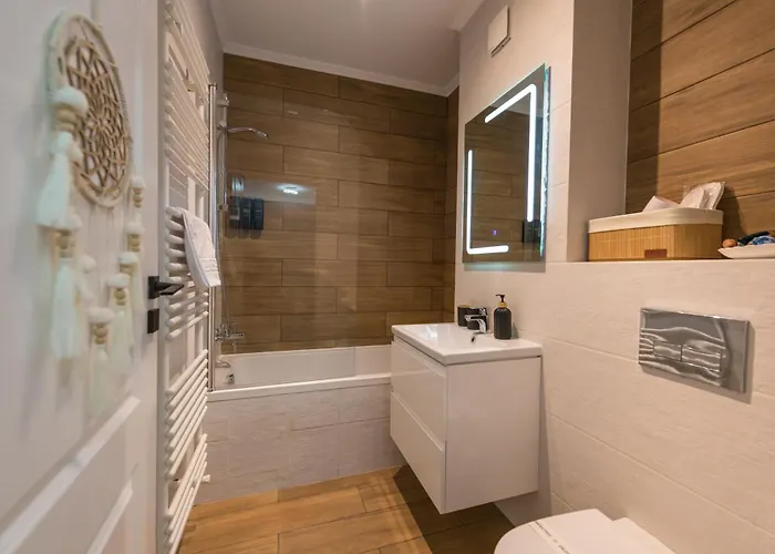 Emerald Heaven Studio With Private Parking Bucureşti
