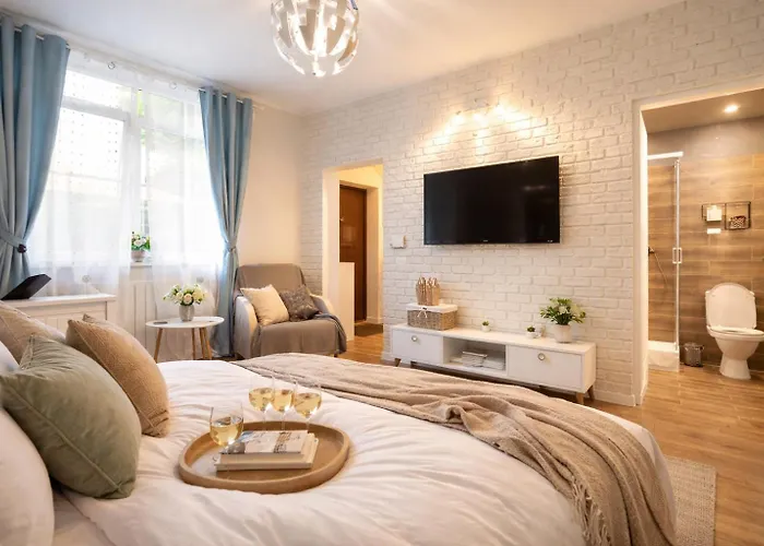 Casa luminoasa cu gradina privata Apartment Bucureşti