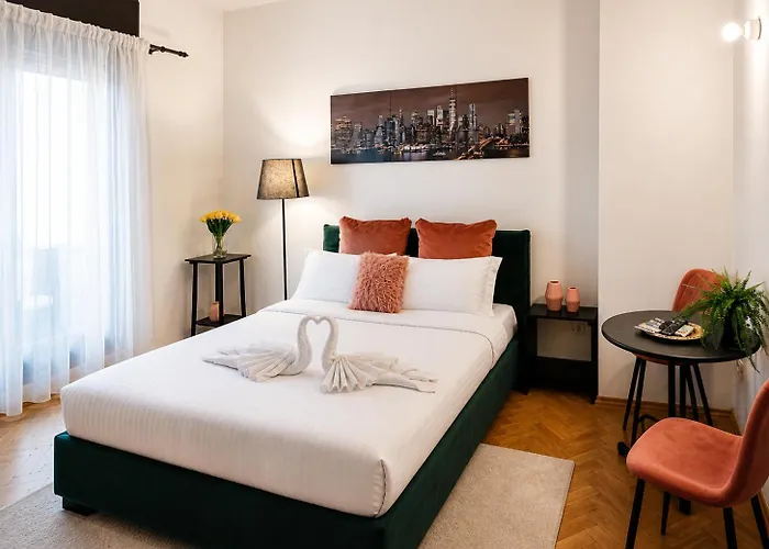 University Square Studio Bucureşti