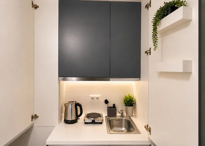University Square Studio Bucureşti