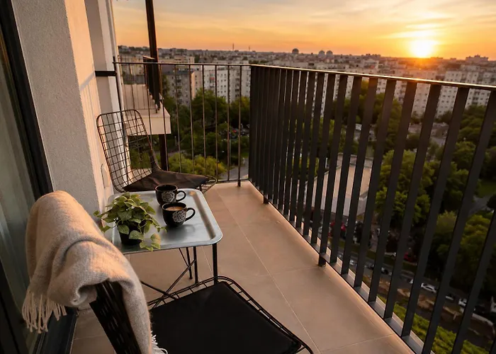 High-Rise Luxury Apartment With Free Parking Bucureşti