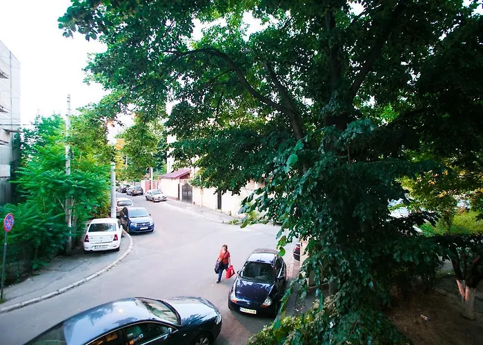 Residence 30 - Cool Apartments With Garden View, No Air Conditioning Needed Bucureşti