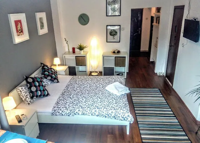 Central Bright Modern Studio Bucureşti