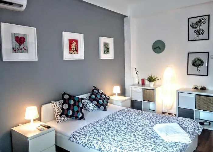Central Bright Modern Studio Bucureşti