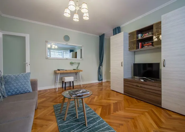 Central Stylish & Cozy One Bedroom Apartment - Adela Accommodation - Ideal For Long Stays Bucureşti